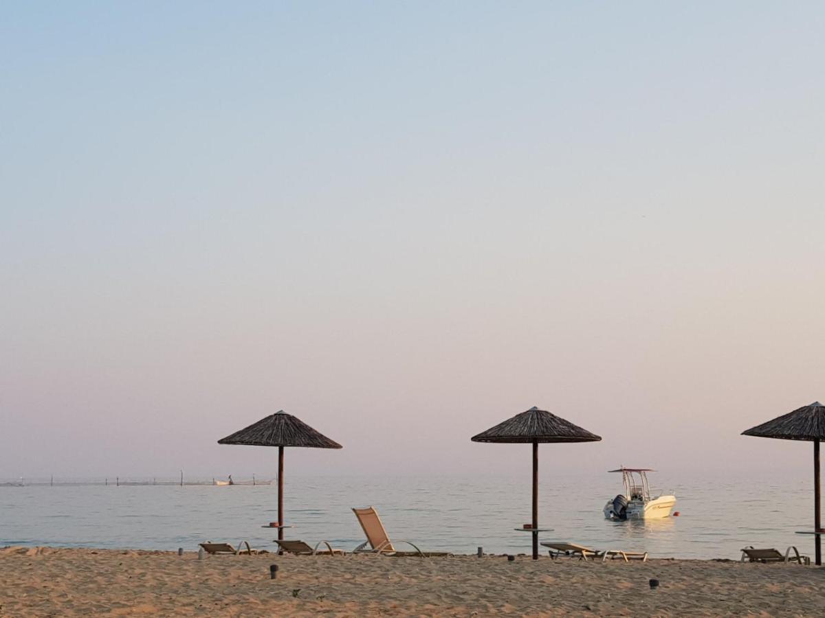 Onar By The Sea Luxurious Apartments فلوغيتا المظهر الخارجي الصورة