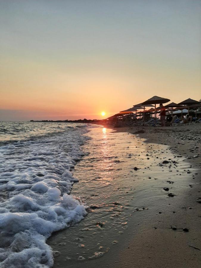 Onar By The Sea Luxurious Apartments فلوغيتا المظهر الخارجي الصورة