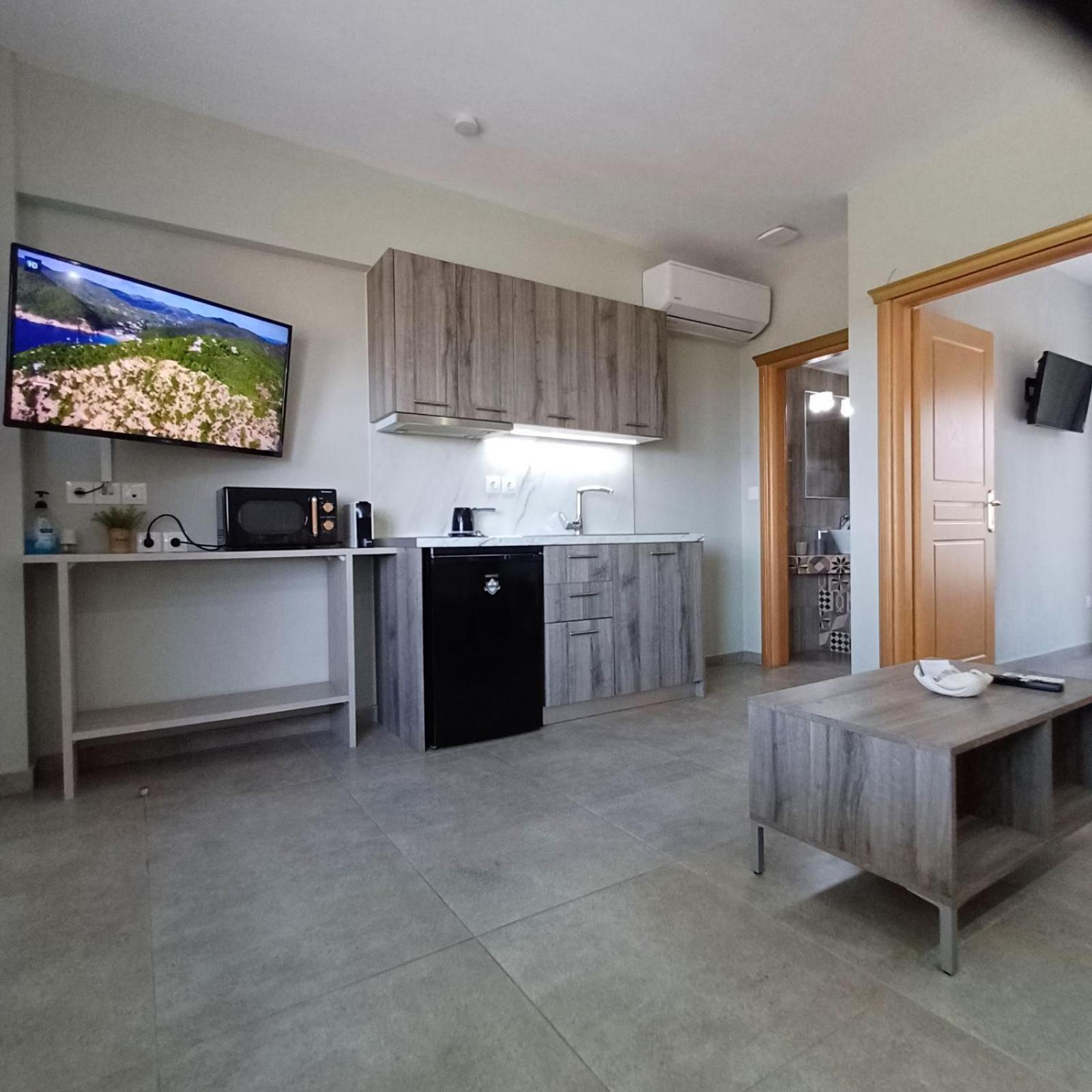 Onar By The Sea Luxurious Apartments فلوغيتا المظهر الخارجي الصورة